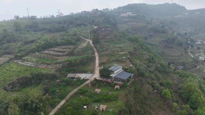 乡村旅游途中，骑友“抄近路”摔倒身亡，从事旅游开发的村是否要担责？